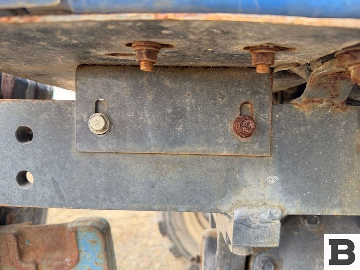 new-holland-t1520-image-46