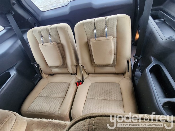 2016-ford-explorer-image-27