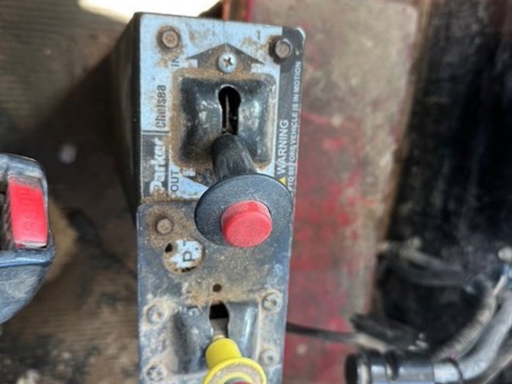 2012-peterbilt-386-image-13