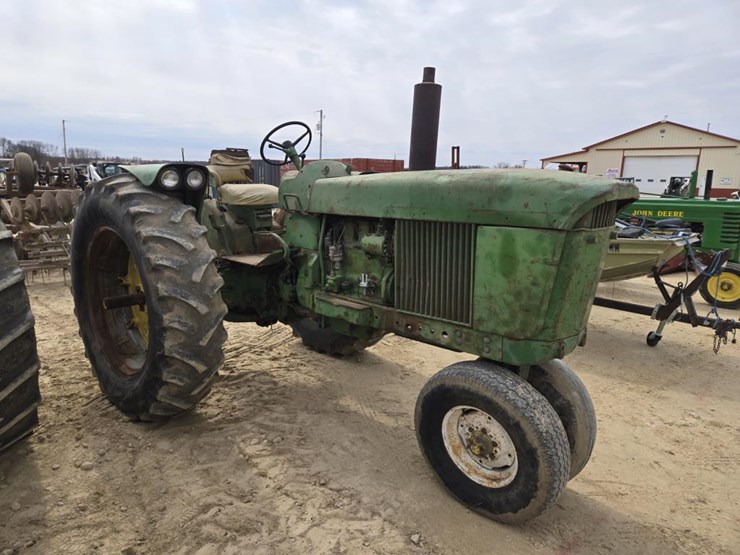 john-deere-3010-image-5