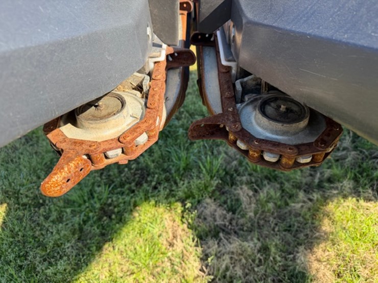 #2641-•-2025-drago-12-40-12-row-corn-header-image-5