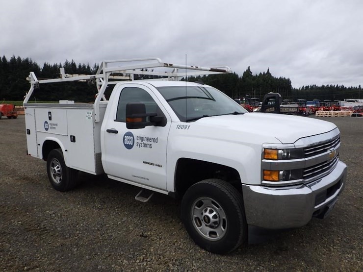 2017-chevrolet-2500-image-3