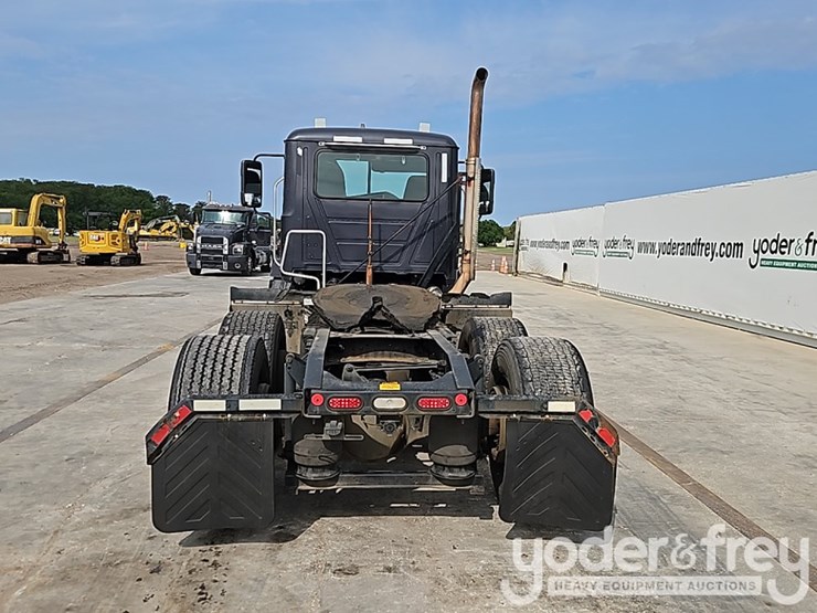 2020-mack-mack-anthem-t64-6x4-truck-tractor,-day-cab,-mp-7-425hp-diesel-engine,-automatic-m-drive-transmission-image-15