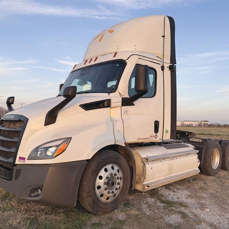 2022 FREIGHTLINER CASCADIA 116