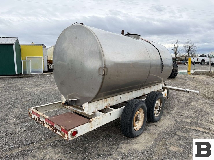 chemigation-trailer-w/-custom-applicator-image-5