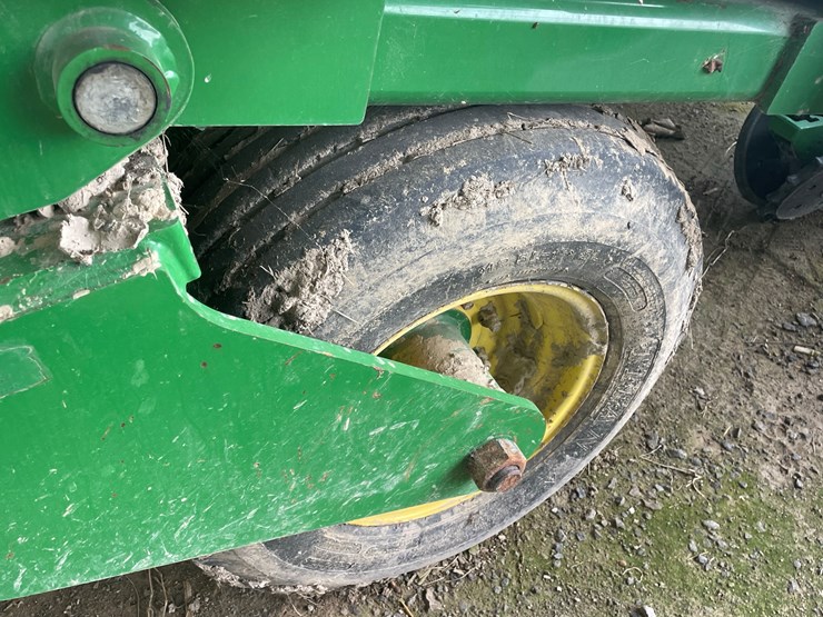 john-deere-1725-image-15