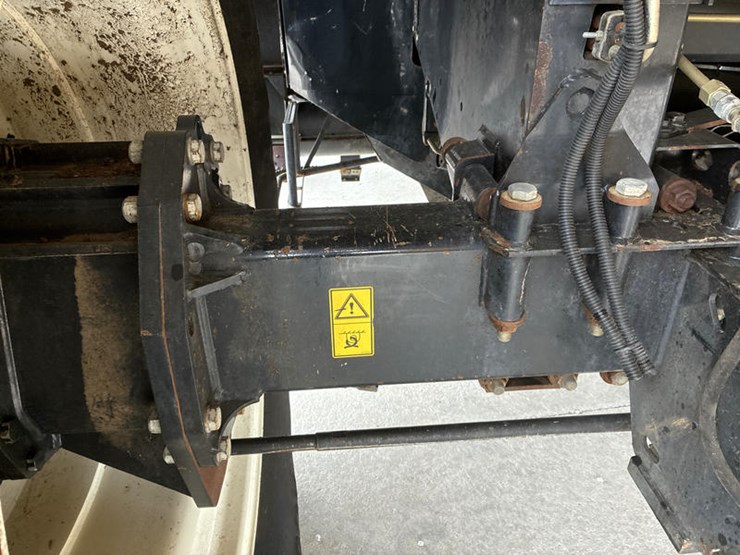 2009-new-holland-cr9060-image-36