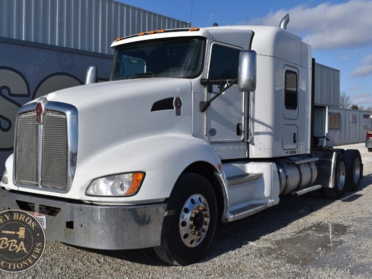 2012-kenworth-t660-image-1
