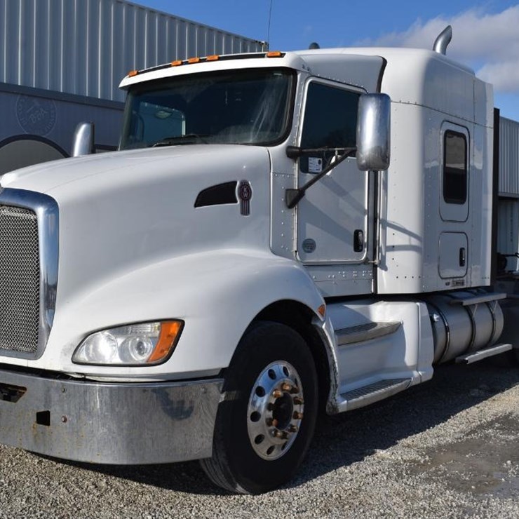 2012 KENWORTH T660