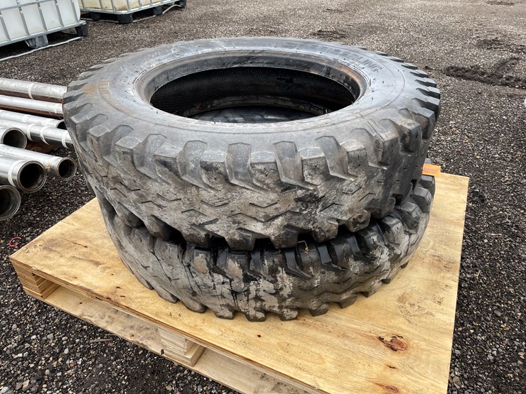 #3053-•-(2)-commuter-tires-image-1