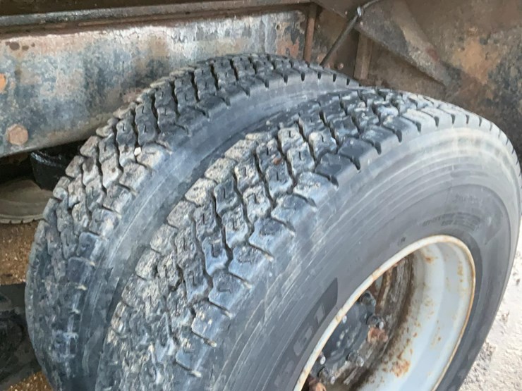 1989-mack-dm690s-image-22