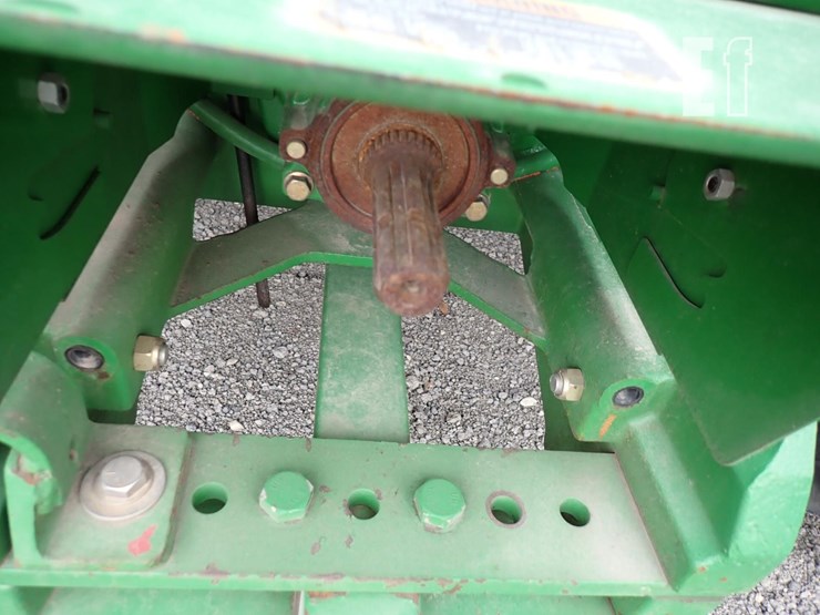 john-deere-8260r-image-11
