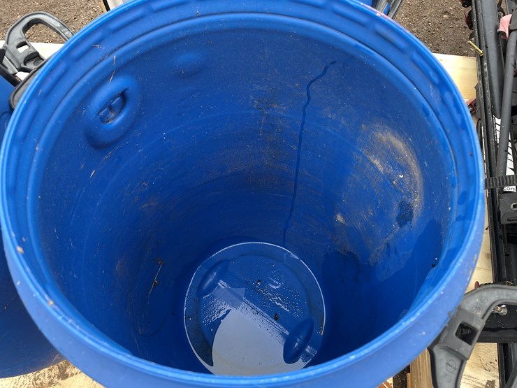 #3055-•-(3)-poly-barrels-image-2