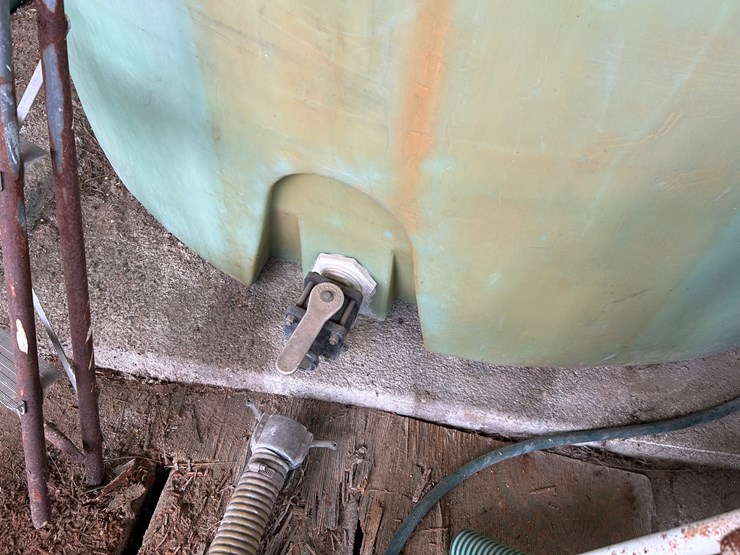 1000-gal.-poly-tank-image-2