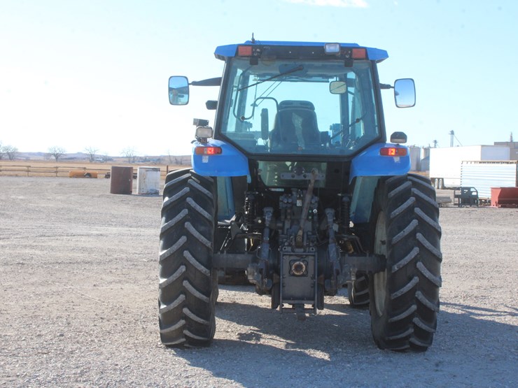 new-holland-tm125-image-5