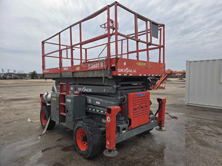 2016-skyjack-sj8841rt-image-2