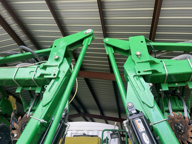 john-deere-1725-image-28