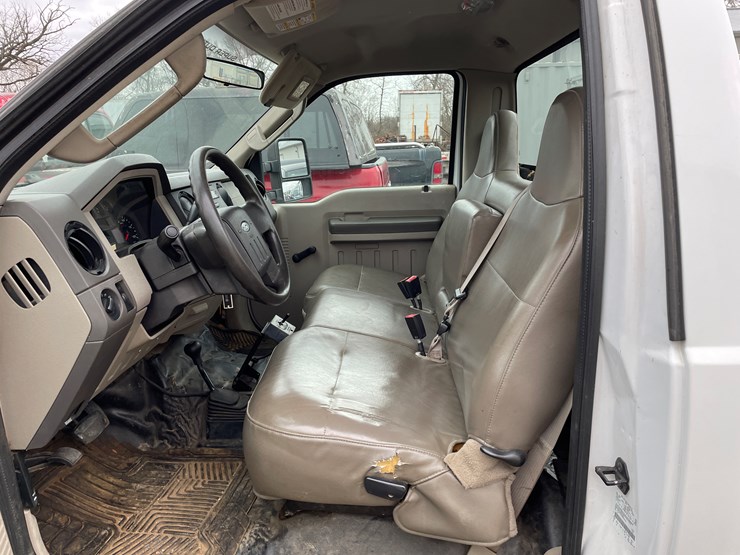 2008-ford-f250-xl-image-31