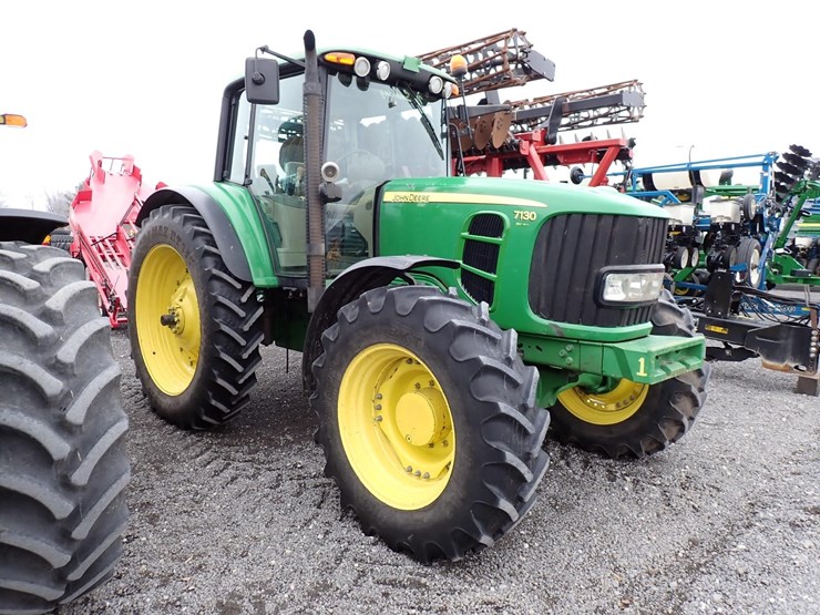 john-deere-7130-premium-image-3