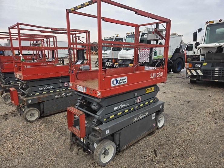 2017-skyjack-sjiii3219-image-10