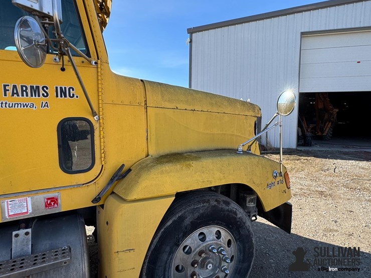 1996-freightliner-fld120-image-20