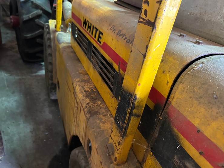 white-lip-gas-forklift-image-7