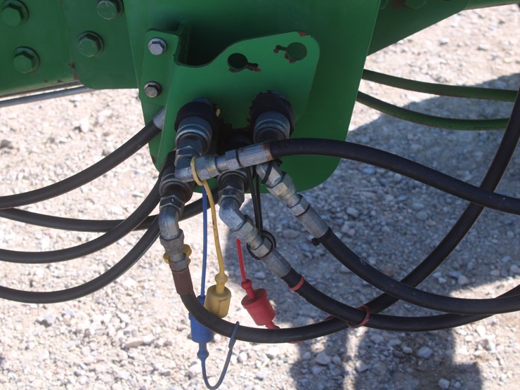 2004-john-deere-7320-image-56