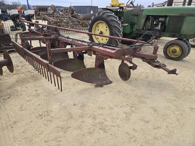 international-510-image-3