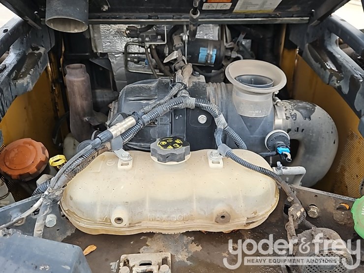 2023-deere-325g-image-21