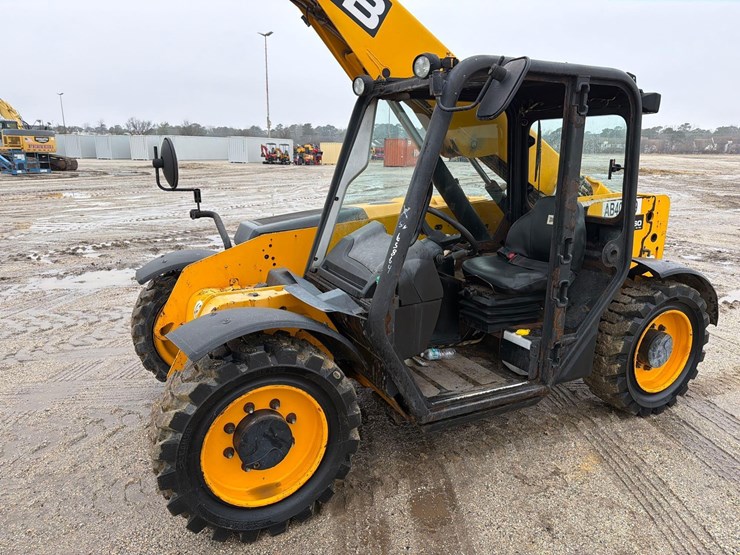 2016-jcb-525-60-image-2