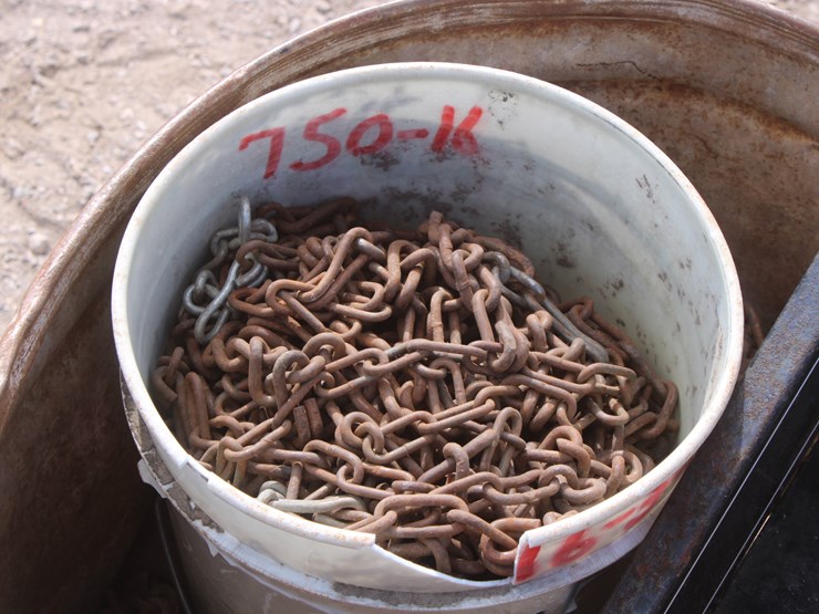 #3003-•-pallet-of-assorted-steel-tubs-and-chains-image-4