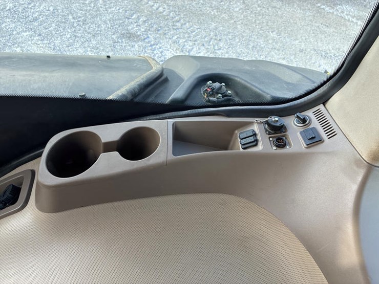 2015-john-deere-9470rt-image-62