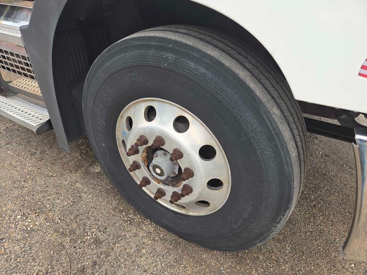 2019-mack-anthem-64t-image-10