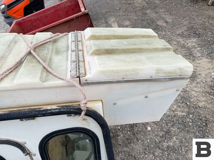 key-dollar-cab-orchard-tractor-cab-image-7