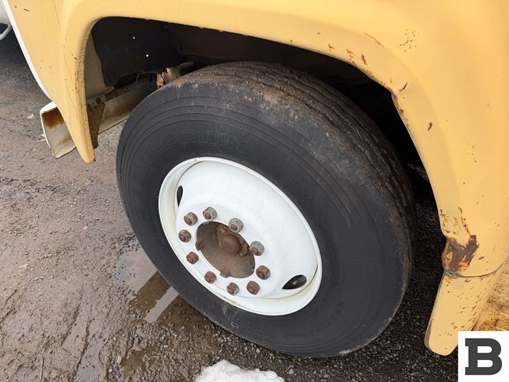 1974-ford-f700-image-8