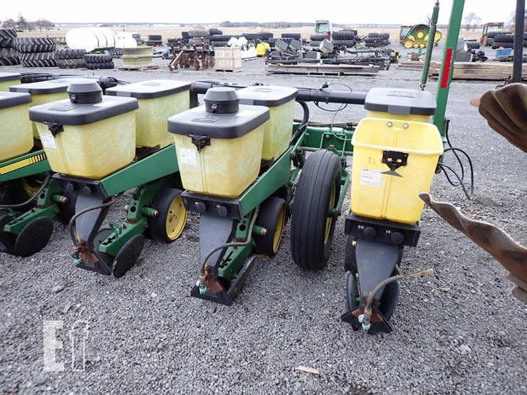 john-deere-7300-image-6