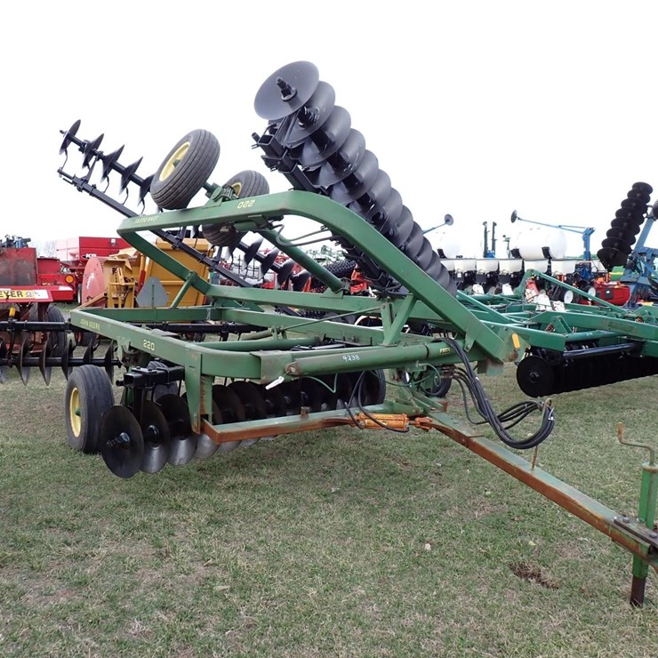 JOHN DEERE 220