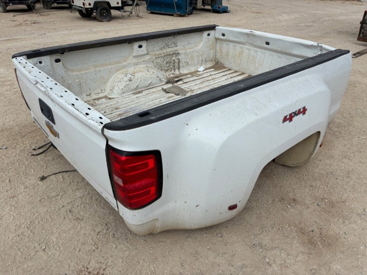 chevy-4x4-dually-truck-bed-image-3
