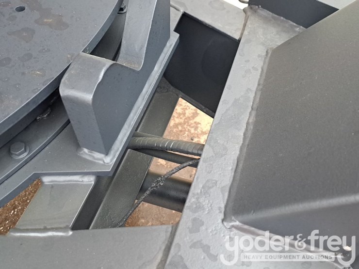 benford-6-ton-swivel-skip-dumper,-roll-bar-image-16