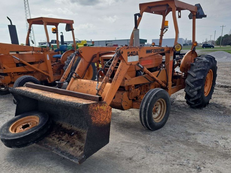 1982-ford-540-image-1