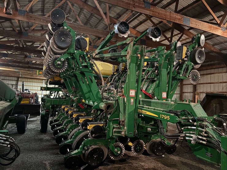 2021-john-deere-2630-image-22
