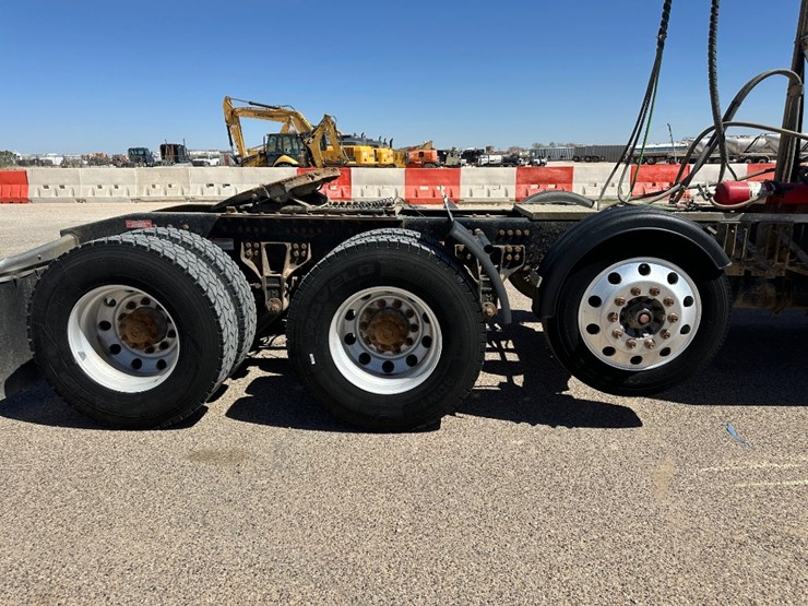 2020-western-star-4900-image-4