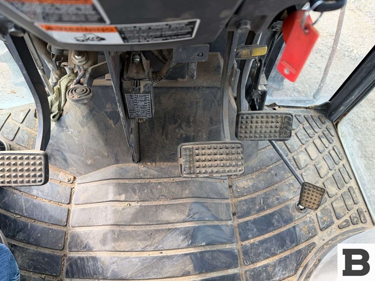 2016-kubota-m8540hd-image-37