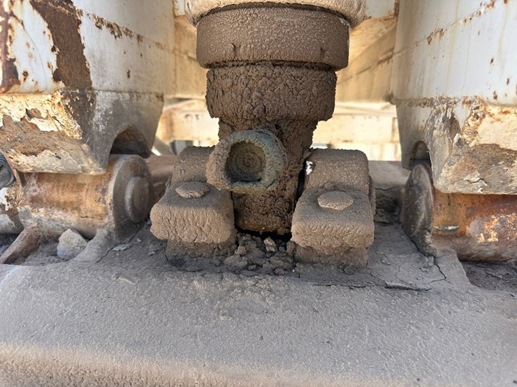 2014-axle-end-dump-image-11