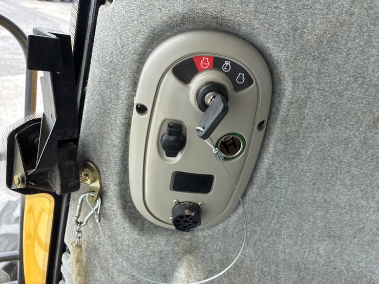 2009-new-holland-cr9060-image-97