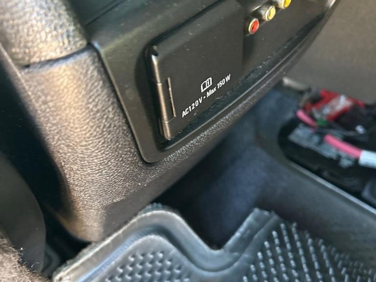 2012-gmc-acadia-slt-image-24