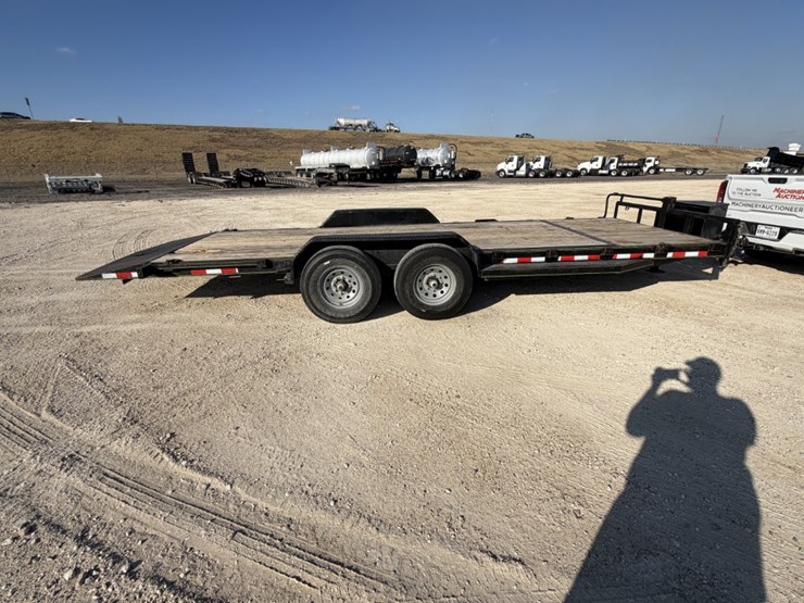 2021-toro-trailer-image-3