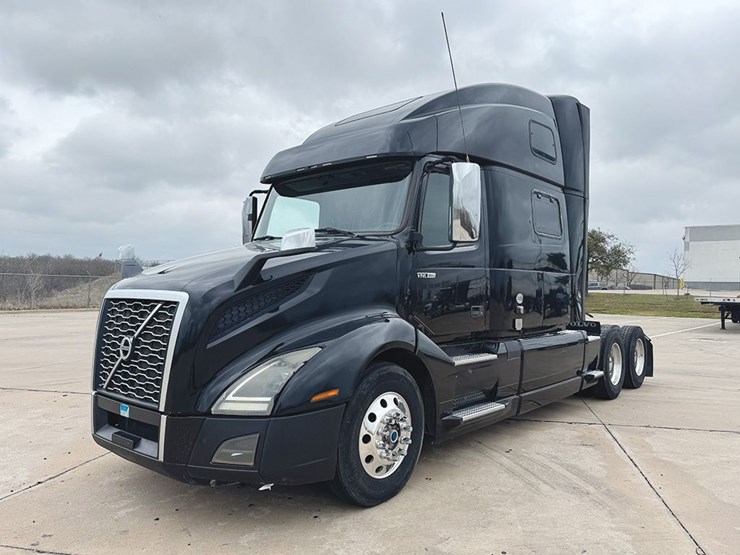 2019-volvo-vnl860-image-1