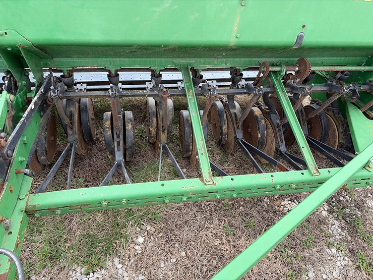 john-deere-8300-image-11