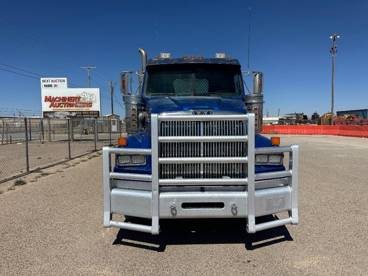 2020-western-star-4900-image-2
